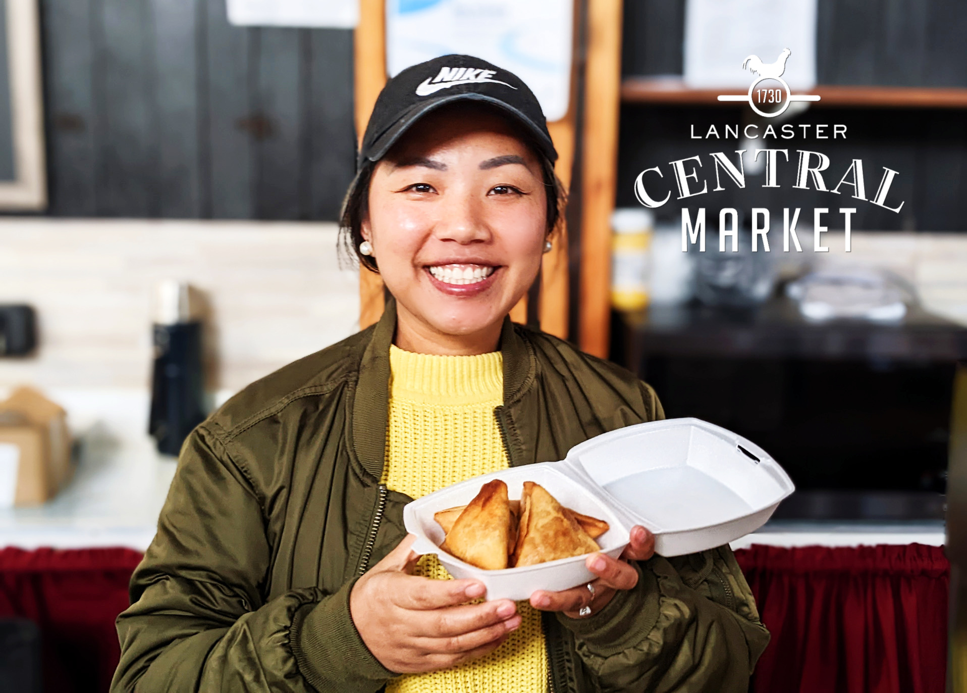 Rita Nuam and her husband, Chris Minmin, will offer Thai 🇹🇭 cuisine and Asian fusion favorites to Market shoppers at their new stand, 𝐇𝐢𝐥𝐥𝐬 𝐭𝐨 𝐒𝐞𝐚. The couple is from Myanmar – Rita from the mountains and Chris is from the coast - thus Hills to Sea. Market foodies can look for Red & Green Curries, Pad Thai, Basil Fried Rice, Samosas, Egg Rolls, and more! 𝐇𝐢𝐥𝐥𝐬 𝐭𝐨 𝐒𝐞𝐚 will add plenty of veggie options to its menu. They are focusing on Thai cuisine for a seamless transition but plan to add native dishes soon. They also hope to add more Asian fusion dishes as their country is close to 🇹🇭 🇮🇳 🇨🇳 Thailand, India, and China, and the cuisines merge deliciously. Chris and Rita look forward to sharing their love of their native foods